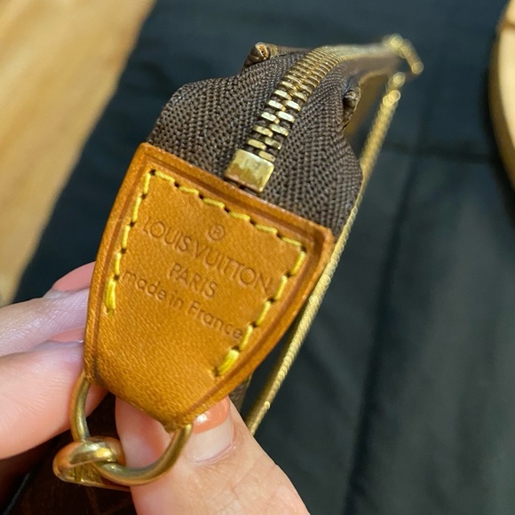 LOUIS VUITTON Authentic Monogram Pochette AR0996 - Picture 3 of 11